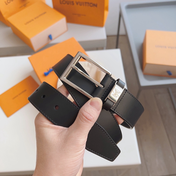 ルイヴィトンベルト背面デザイン